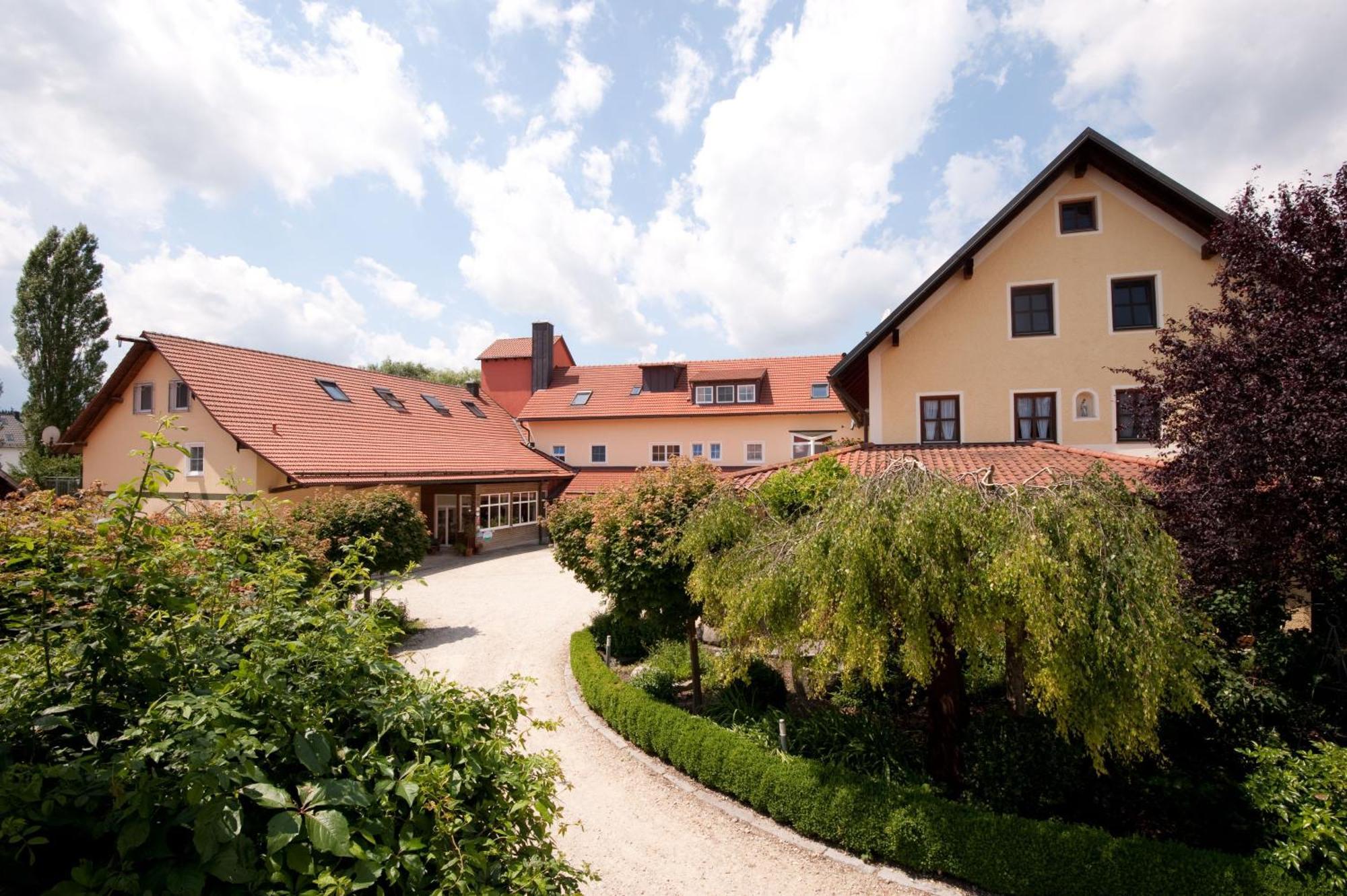 Stadler Hof Großgundertshausen Esterno foto